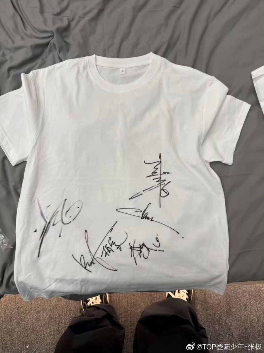 น่ารักอ่าาา วัยรุ่นล่าลายเซ็น