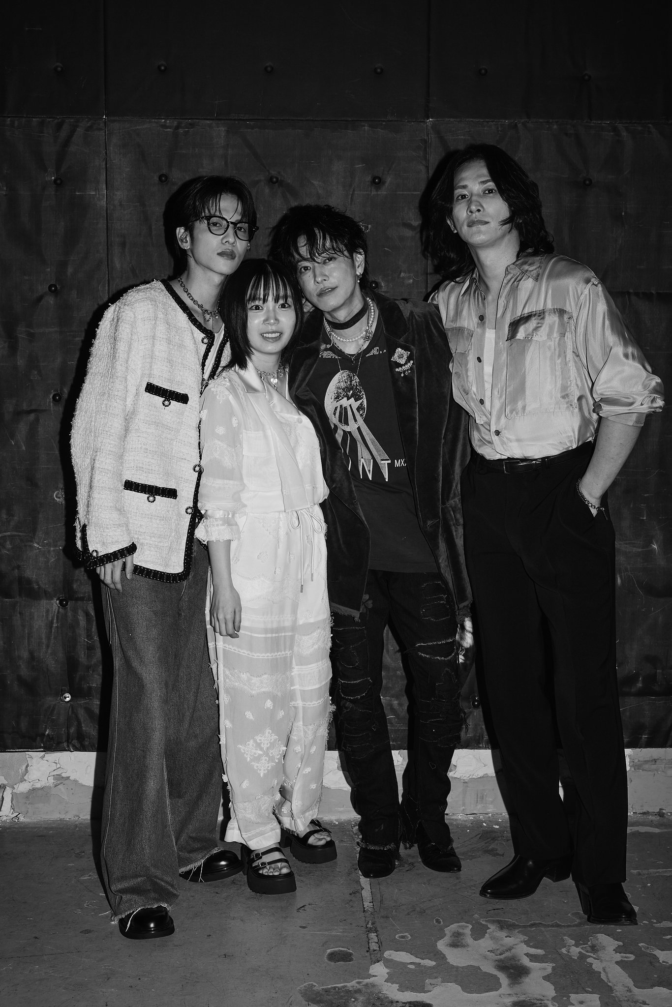 新品未開封　NetflixグラスハートTシャツ　佐藤健　志尊淳　町田啓太 佐藤健×宮﨑優×町田啓太×志尊淳は、劇中バンド「TENBLANK」の