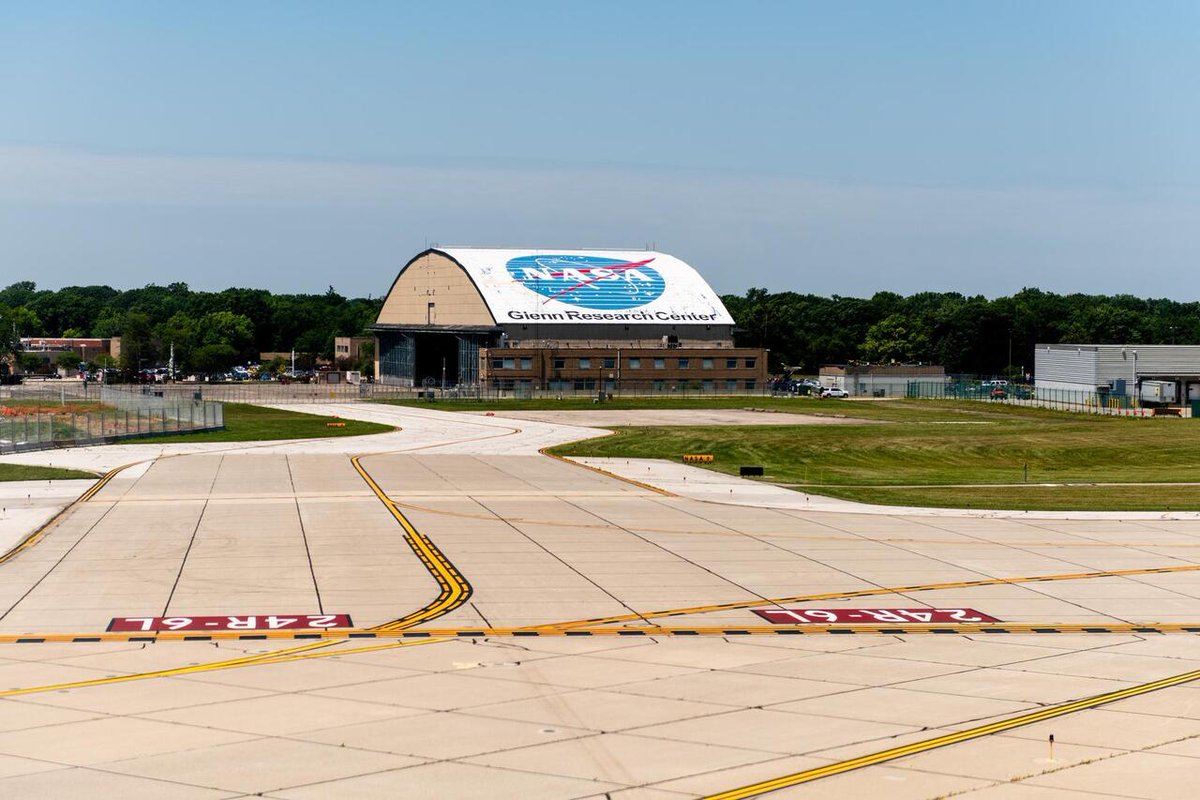 NASA Invites Proposals to Lease Aircraft Hangar in Cleveland: NASA’s Glenn Research Center in Cleveland is seeking proposals for the use of its historic aircraft hangar, along with a parking lot, tarmac, and a small neighboring office building. Proposals… ift.tt/kfK7G4P