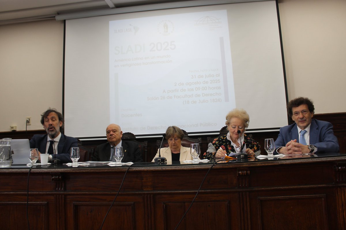 fder_oficial's tweet photo. 📅 Desde el 31/07 al 02/08, la Facultad de Derecho es sede de la conferencia de la Sociedad Latinoamericana de Derecho Internacional (SLADI) 🌎⚖️
El encuentro es apoyado por el Instituto de Derecho Internacional Público de nuestra Facultad📚
Info: https://t.co/6S3A9ESl6o https://t.co/DHlWCK6WuU