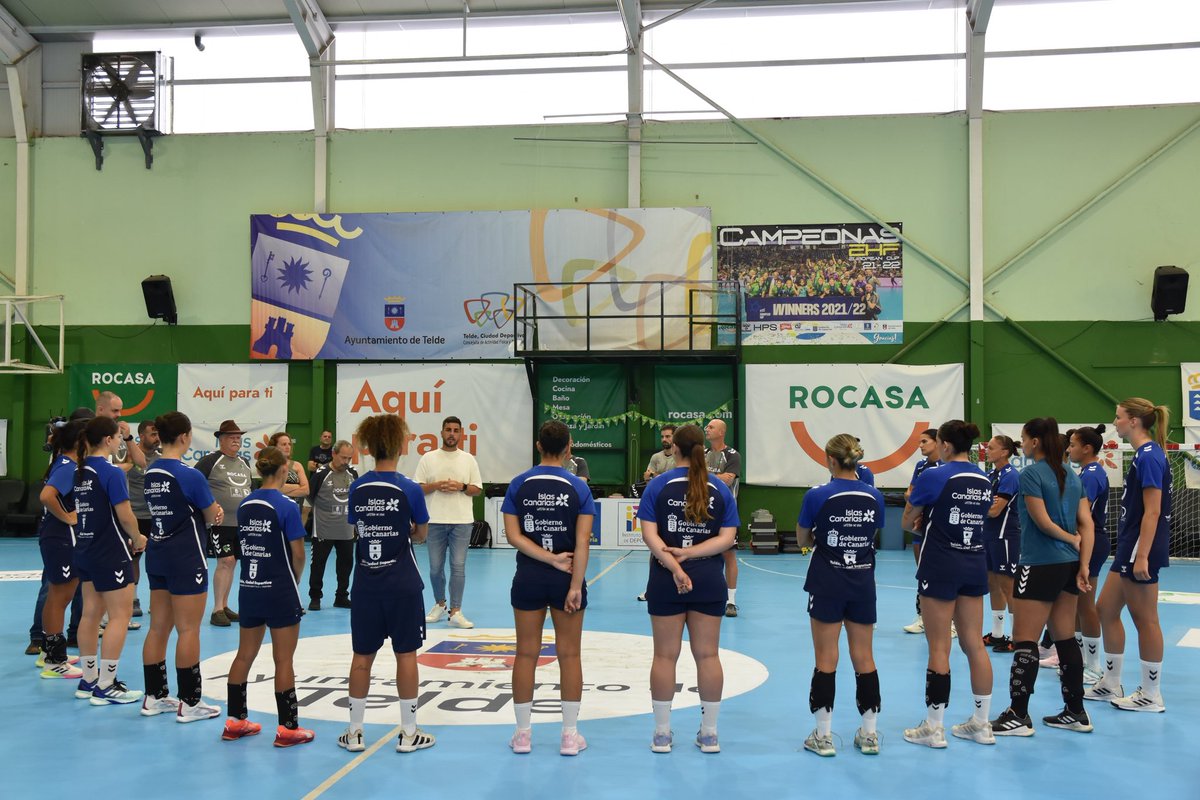 💚 ¡Ya estamos en marcha!

Así vivimos la presentación oficial de la plantilla y el cuerpo técnico del Rocasa Gran Canaria 2025/2026 💥

Un acto cargado de ilusión, compromiso y muchas ganas de darlo todo esta temporada.