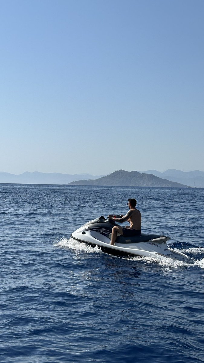 Ride or dive