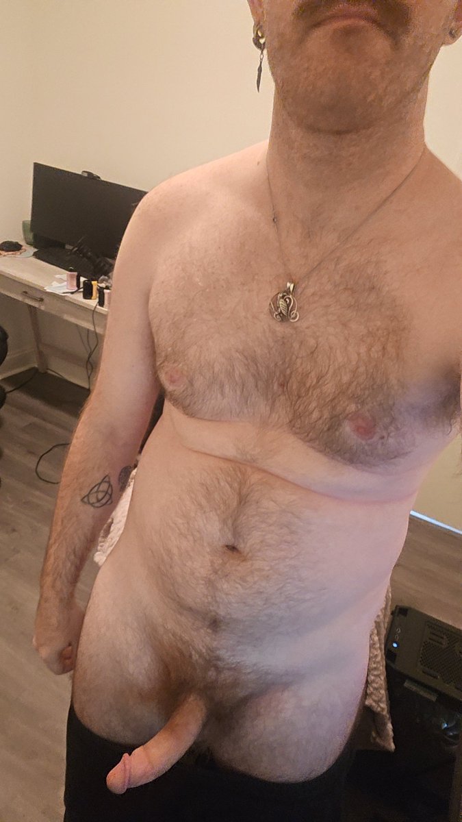 CommandoGameDev's tweet photo. Pretty horny today, re-tweet if I get you bricked up https://t.co/KxnvQjcXsQ