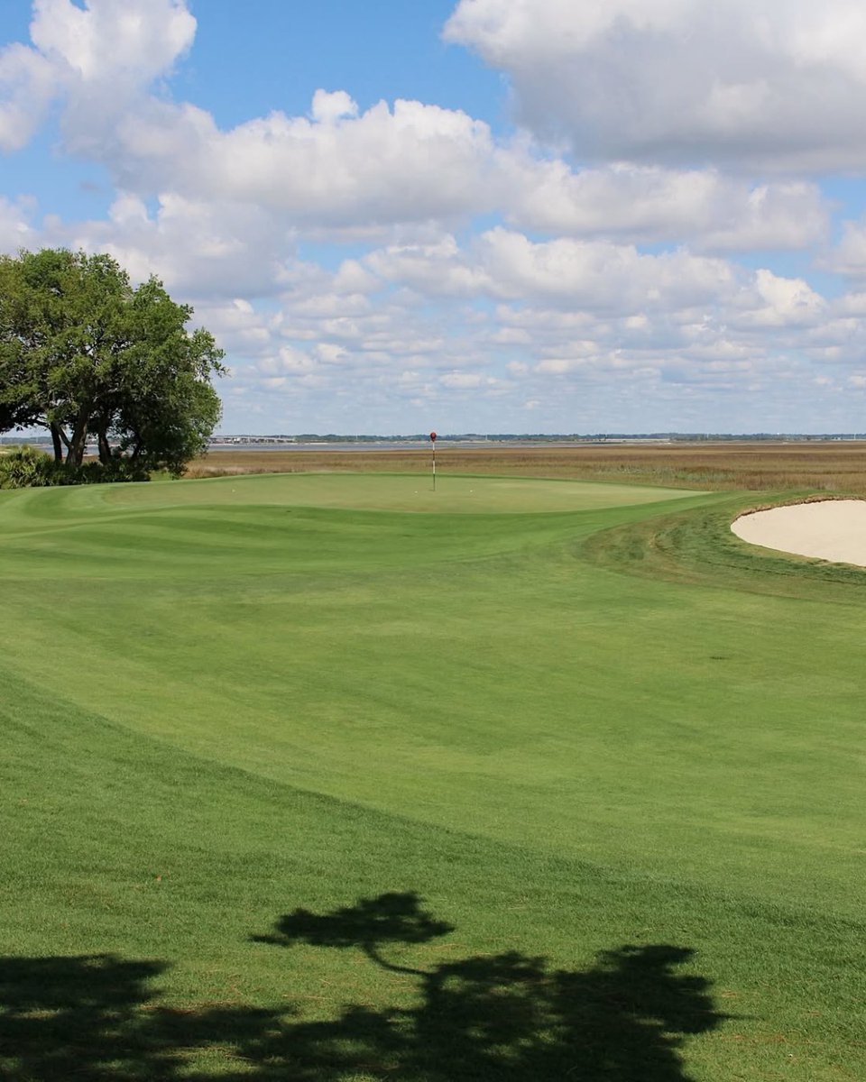 A day well spent on Seaside. ⛳ What’s your ideal post-round look like after 18 at Sea Island?

📷: IG linksexplorer