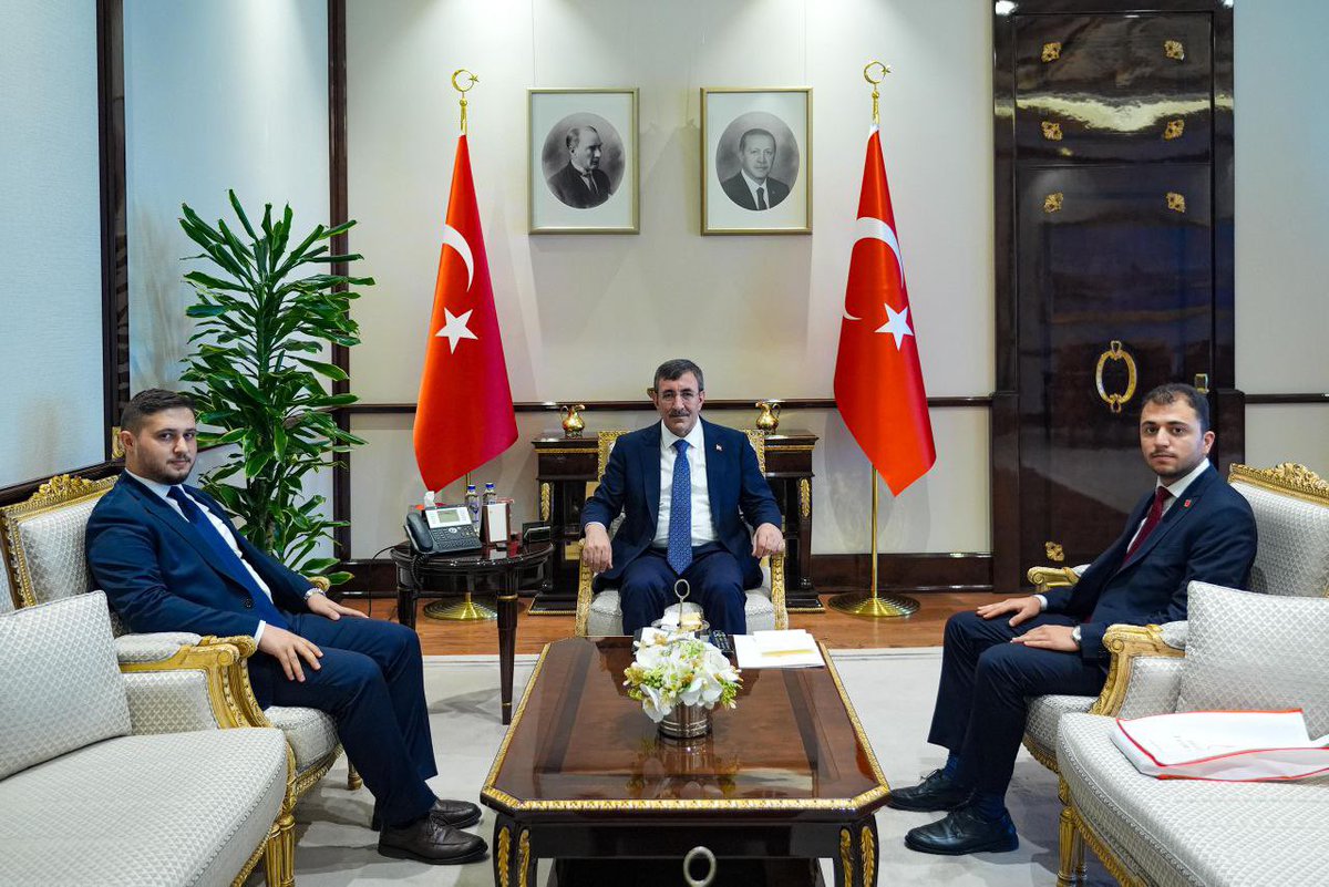 Genel Başkanımız Sayın Tahsin BAŞARI, Cumhurbaşkanı Yardımcısı Sayın Cevdet YILMAZ’ı ziyaret etti.