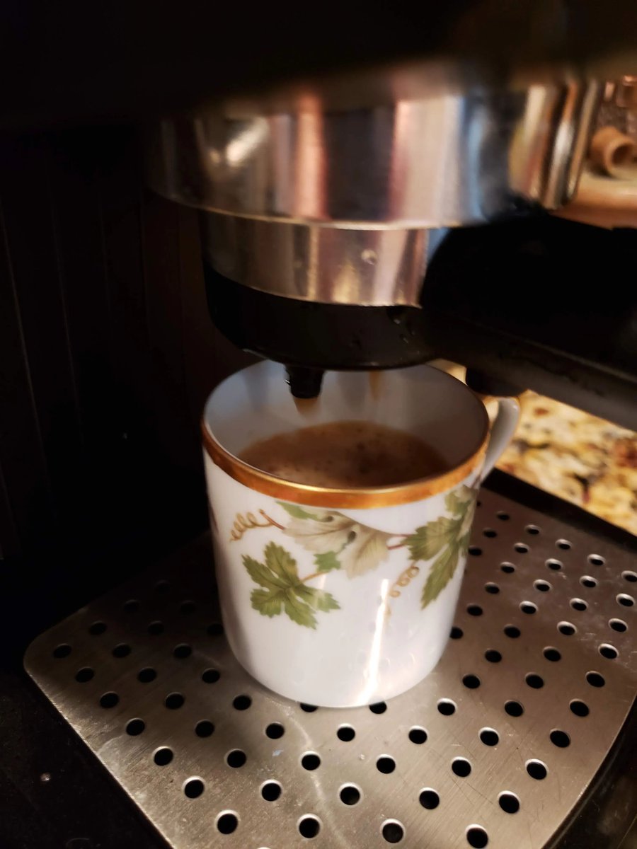 TheQueenBean.com has a new special every month!⠀
A specially priced new #coffee or a discount on your favorite! Sign up for our newsletter and never miss the next big thing! ...⠀
buff.ly/2MRfqmY⠀
⠀⠀