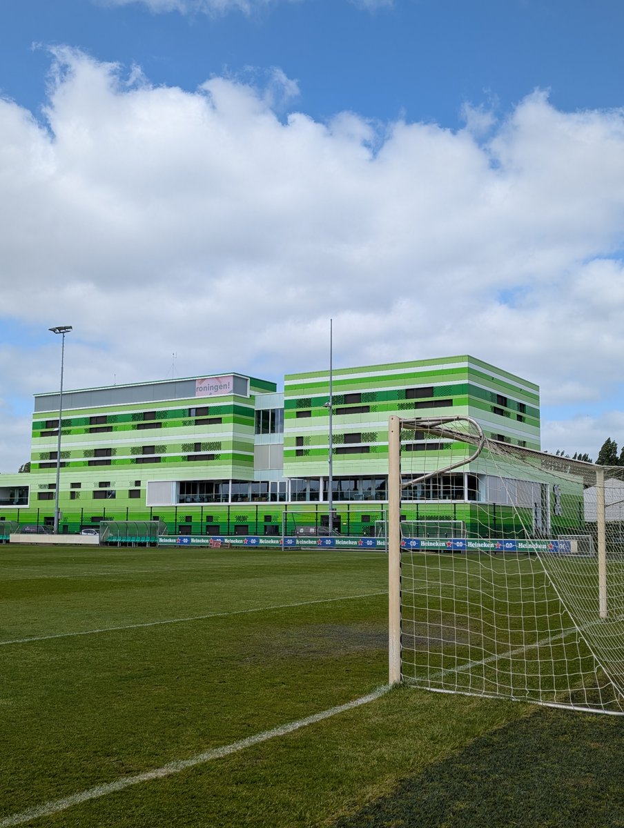 オランダのフローニンゲンに訪れた #堂安律 さん✨
思い出の地、FCフローニンゲンの練習場へ🏃🥅

ここではチームの元監督である、ダニー・バイス氏と再会。
思い悩んだ時に見守ってくれた監督と、当時を振り返りました☺️

#ANOTHERSKY #アナザースカイ #Pixelで撮影 #オランダ #フローニンゲン