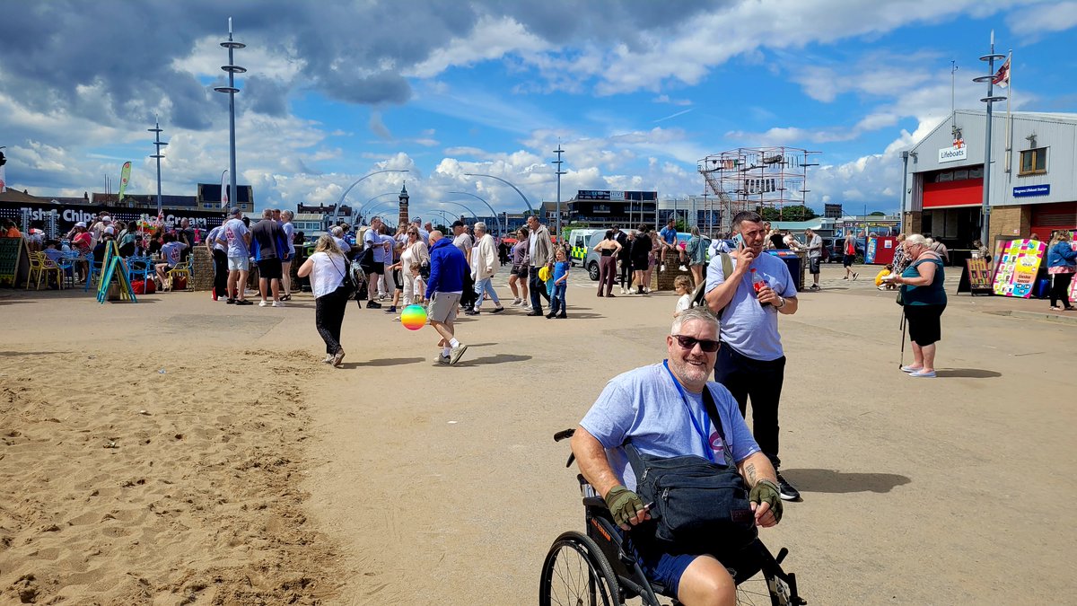 NottsLiverTeam's tweet photo. Well done to our team who took on the Hepatitis C Trust Big Splash in Skegness, on Monday 28th July in light of World Hepatitis Day 2025, to raise awareness of Hepatitis C and spread the word to the public in Skegness! 👏 https://t.co/Y1yKxjqRAl
