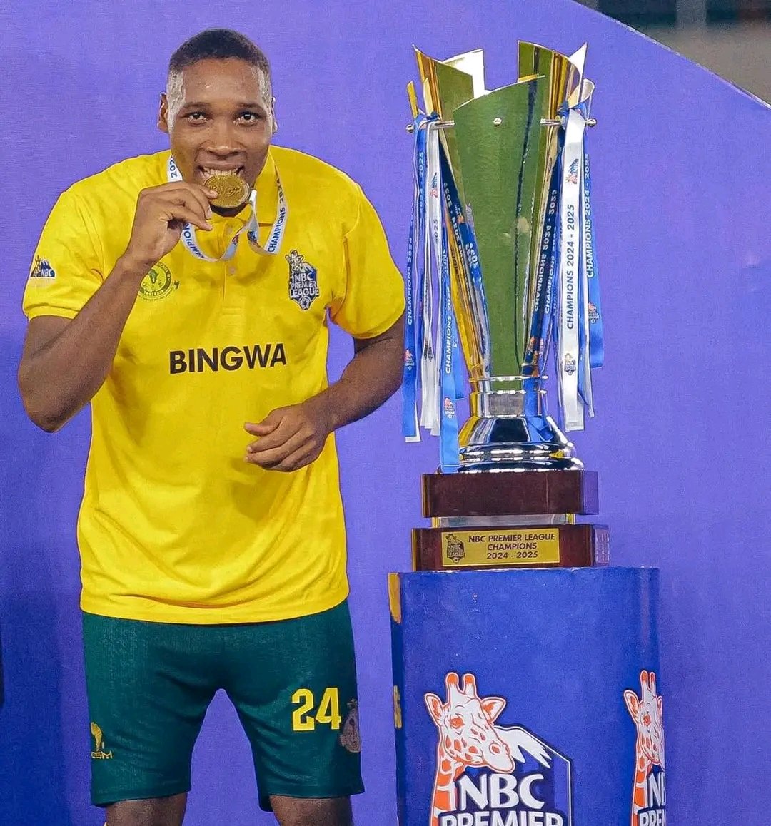 twagirumukiza_'s tweet photo. Sports Update: ๐จ Young Africans SC have agreed a $900,000 fee with a Qatar Stars League club for striker Clement Mzize! ๐ฐ๐น๐ฟ
If finalized, itโll be a historic deal for Tanzanian football ๐ฅ
#YangaSC #Mzize #TransferNews #QatarStarsLeague #Tanzania #AfricanFootball ๐ https://t.co/2u6oCxteNo