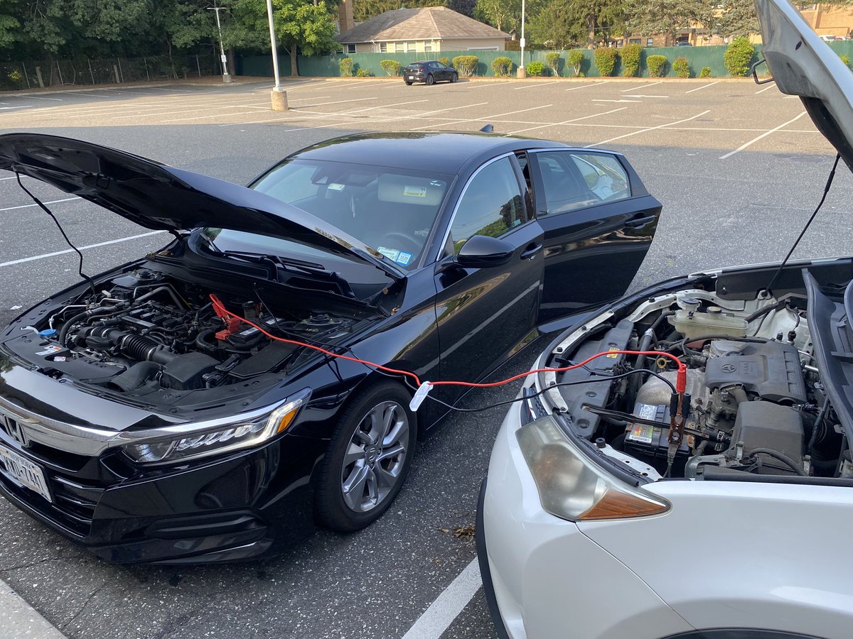 JawawaUS's tweet photo. Yea just another day saving Gotham no biggie (I had to call my dad and ask how to jump this woman’s car) https://t.co/QBodcYUezO