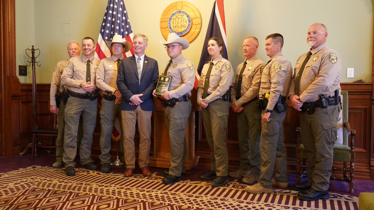 WyoStateParks's tweet photo. This #WorldRangerDay, we are honoring the dedicated professionals who protect parks and people around the globe—and remember those who have been injured or killed in the line of duty. If a ranger has made your visit safer or more memorable, comment below to help us say THANK YOU. https://t.co/eXwrvYIDrL