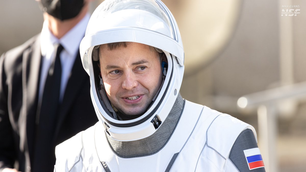 The International Space Station beckons for this bright crew of 4 and their spacecraft, Endeavour, on its sixth flight to orbit.

Zena, Mike, Kimiya, and Oleg - enjoy your ride into the wild black yonder 🤙

📸 - <a href="/NASASpaceflight/">NSF - NASASpaceflight.com</a> 

📺 - youtube.com/live/AERQlwrVF…