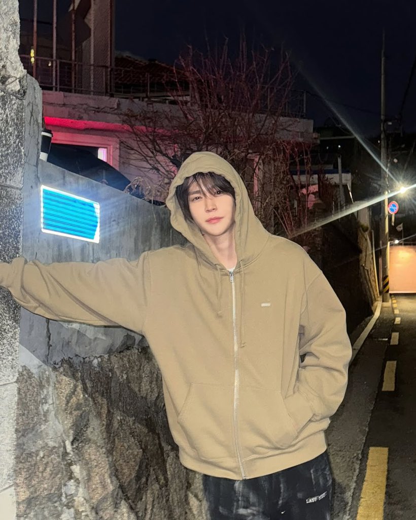 myfavoriteag11's tweet photo. 같이산책하고싶은남자1위 https://t.co/Q7yrkAfSFg