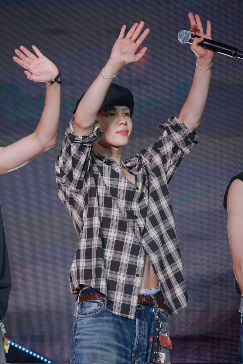 250731 라이징 라우드 히로시마

타로 얼굴은 완전 애기인데🔥

#쇼타로 #SHOTARO #将太郎 #ショウタロウ #라이즈 #RIIZE