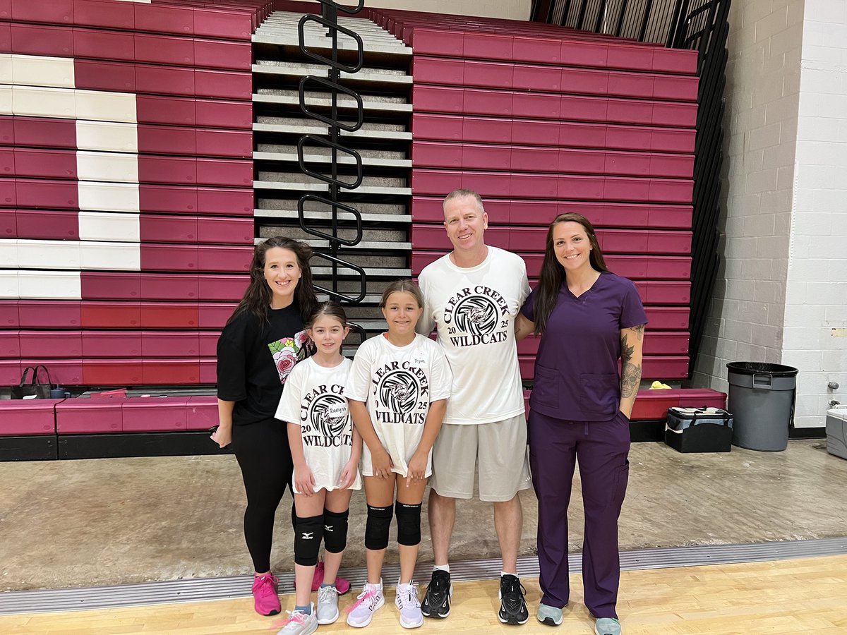 You know your head coach has been at the Creek for a long time when 2 of his former CCVB players bring their daughters to camp!

#CATS!