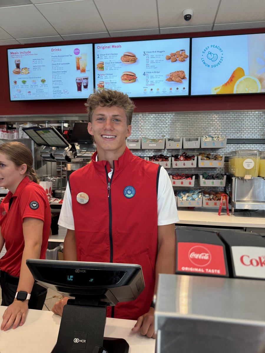 Sarah Popek tweet media