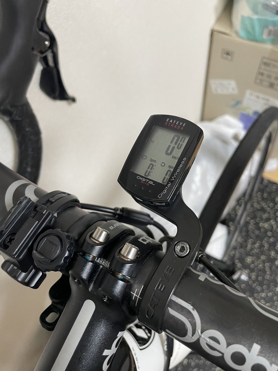 ぶっ壊れたサイコン復活
マウントとセットで2000円ちょっとでゲット👍