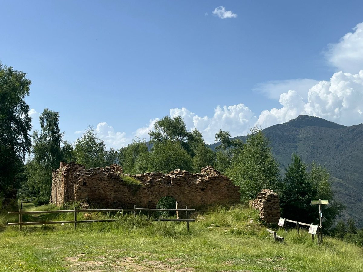 Sant Joan de l'Erm vell, un monument que cal excavar i recuperar!
<a href="/alturgelltur/">Turisme Alt Urgell</a> <a href="/ccalturgell/">Consell Comarcal de l'Alt Urgell</a> <a href="/pnaltpirineu/">Parc Natural de l'Alt Pirineu</a> <a href="/pallars/">Albert</a>
