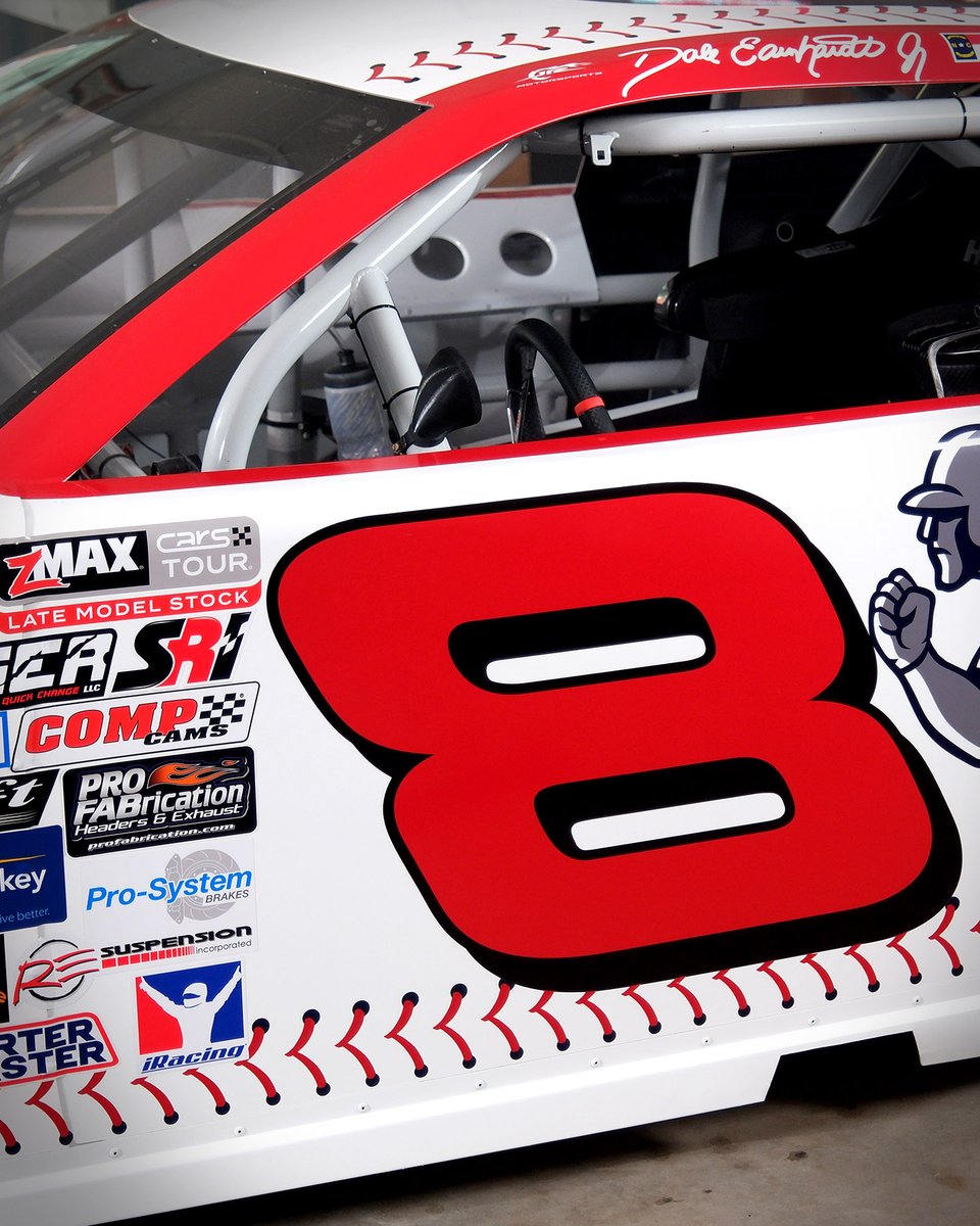 budweiserusa's tweet image. Bristol, get your Buds ready.