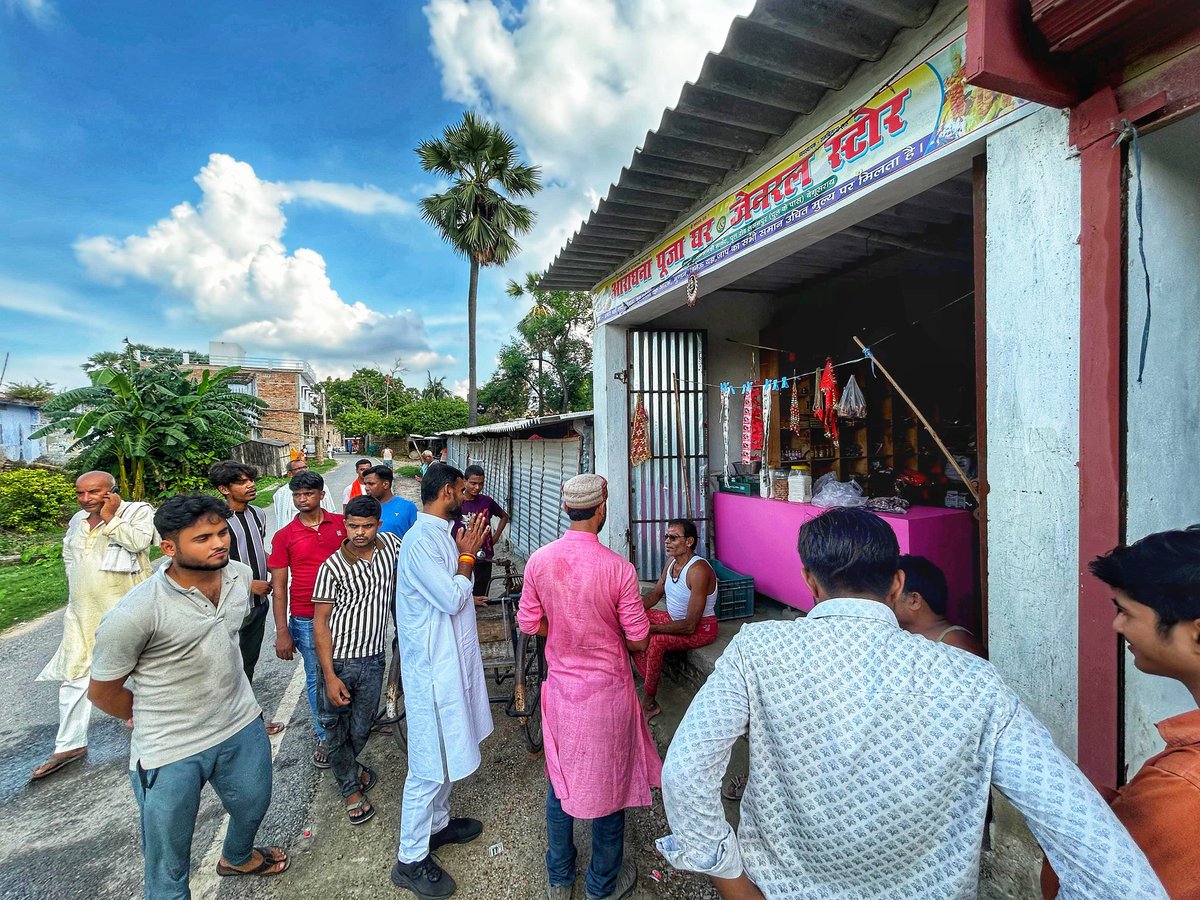 Shiv Prakash Garib Das (@garibshiv) on Twitter photo ЁЯУНрдмрдЫрд╡рд╛рдбрд╝рд╛ рд╡рд┐рдзрд╛рдирд╕рднрд╛ рдХреНрд╖реЗрддреНрд░
рднрдЧрд╡рд╛рдирдкреБрд░ рдкреНрд░рдЦрдВрдб рдХреЗ рд╕рддрд░рд╛рдЬреЛрдкреБрд░ рдореЗрдВ рдЕрдкрдиреЛрдВ рдХреЗ рдмреАрдЪ рдкрд╣реБрдВрдЪрдХрд░ рдЖрд╢реАрд░реНрд╡рд╛рдж рд▓рд┐рдпрд╛ред рдЖрдк рд╕рднреА рдХрд╛ рдкреНрдпрд╛рд░ рдФрд░ рд╕рдорд░реНрдерди рд╣реА рдореЗрд░реА рддрд╛рдХрдд рд╣реИред
рд╕рд╛рде рдЪрд▓реЗрдВ, рдмрдЫрд╡рд╛рдбрд╝рд╛ рдореЗрдВ рдмрджрд▓рд╛рд╡ рд▓рд╛рдПрдВ тЬКя╕П ЁЯУНрдмрдЫрд╡рд╛рдбрд╝рд╛ рд╡рд┐рдзрд╛рдирд╕рднрд╛ рдХреНрд╖реЗрддреНрд░
рднрдЧрд╡рд╛рдирдкреБрд░ рдкреНрд░рдЦрдВрдб рдХреЗ рд╕рддрд░рд╛рдЬреЛрдкреБрд░ рдореЗрдВ рдЕрдкрдиреЛрдВ рдХреЗ рдмреАрдЪ рдкрд╣реБрдВрдЪрдХрд░ рдЖрд╢реАрд░реНрд╡рд╛рдж рд▓рд┐рдпрд╛ред рдЖрдк рд╕рднреА рдХрд╛ рдкреНрдпрд╛рд░ рдФрд░ рд╕рдорд░реНрдерди рд╣реА рдореЗрд░реА рддрд╛рдХрдд рд╣реИред
рд╕рд╛рде рдЪрд▓реЗрдВ, рдмрдЫрд╡рд╛рдбрд╝рд╛ рдореЗрдВ рдмрджрд▓рд╛рд╡ рд▓рд╛рдПрдВ тЬКя╕П