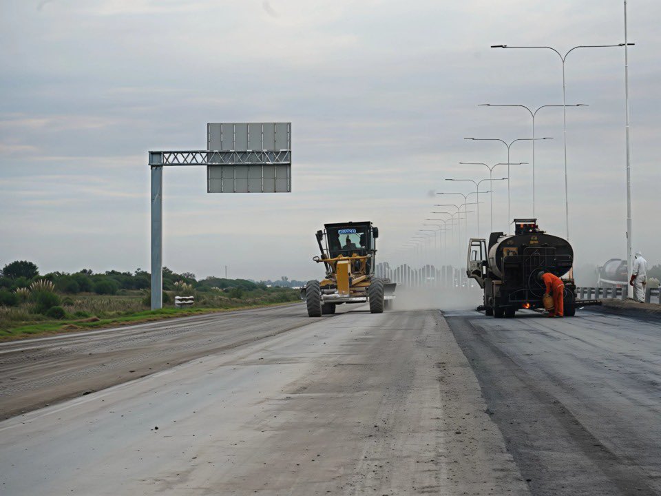🚛🛑 ATENCIÓN CAMIONES

La Defensoría del Pueblo de Santa Fe informa que hay nuevas restricciones en la autopista Rosario–Santa Fe por obras. No se permite el ingreso en sentido a Santa Fe. ⚠️

👉 bit.ly/3GSTvOa