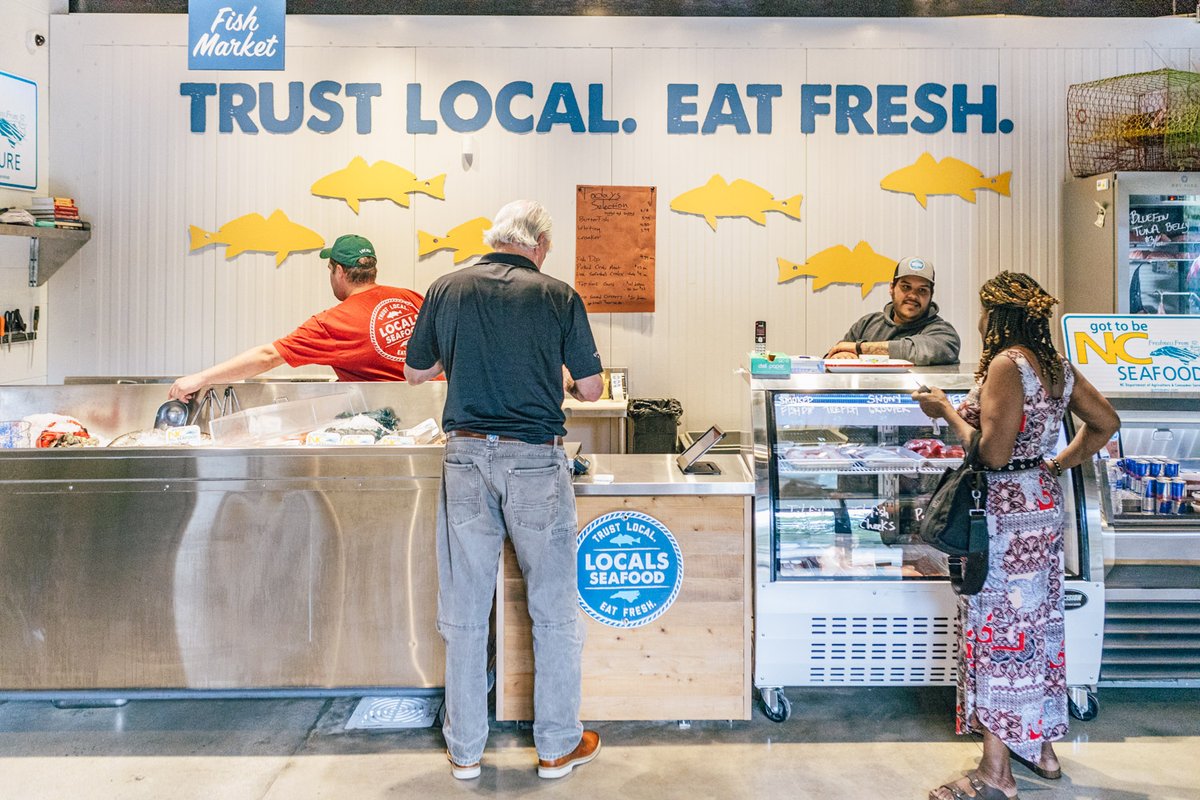 Fresh NC seafood is always a weekend essential, but especially so in the middle of summer! 🎣 Stop by one of our market locations and stock up on the best from our coast. What’s on your menu this weekend?