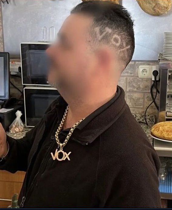 🔴 ÚLTIMA HORA | Un joven acude a una peluquería y pide un corte de pelo que demuestra que es gilipollas sin necesidad de abrir la boca.