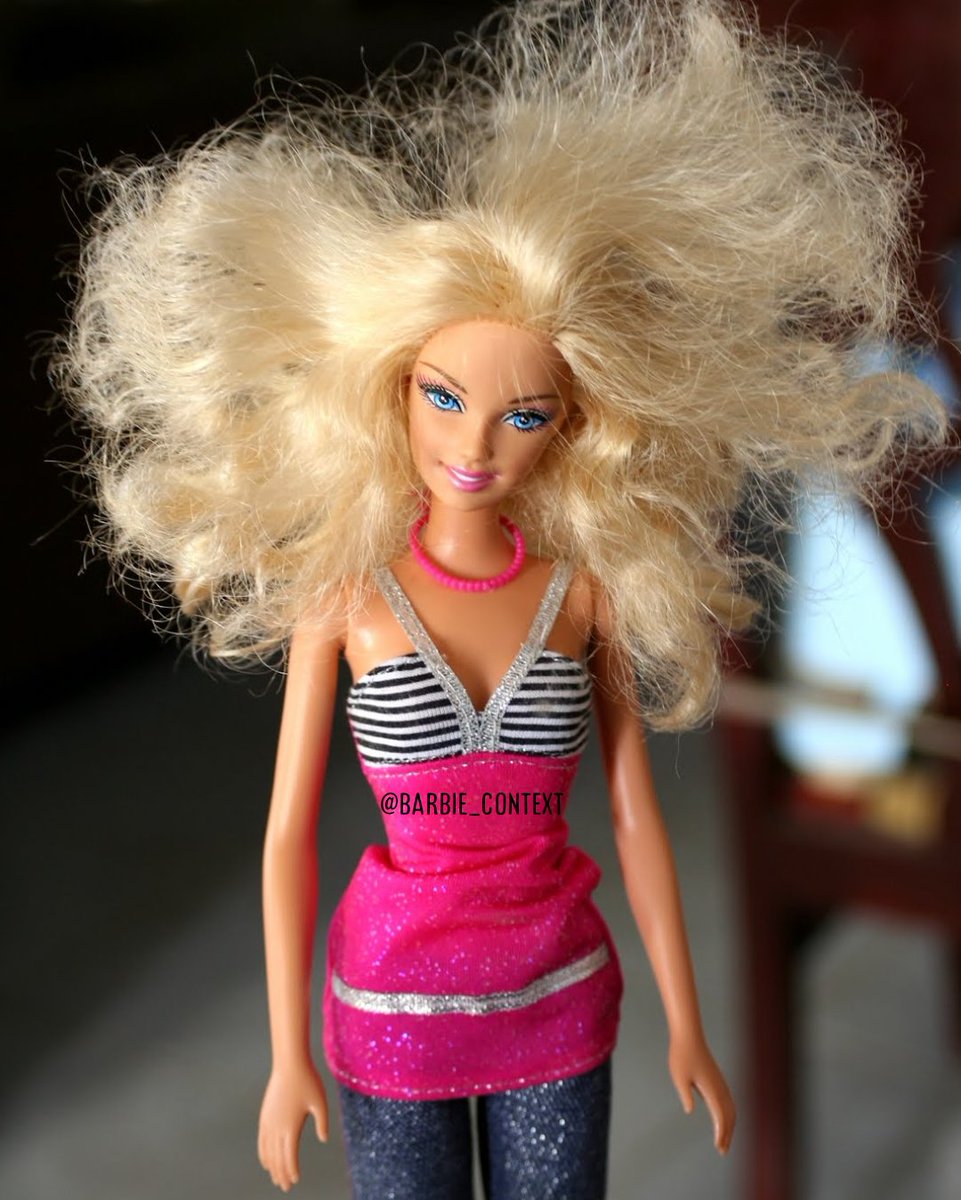barbie_context's tweet image. Cuando te lavas el pelo y dejas que se seque al natural