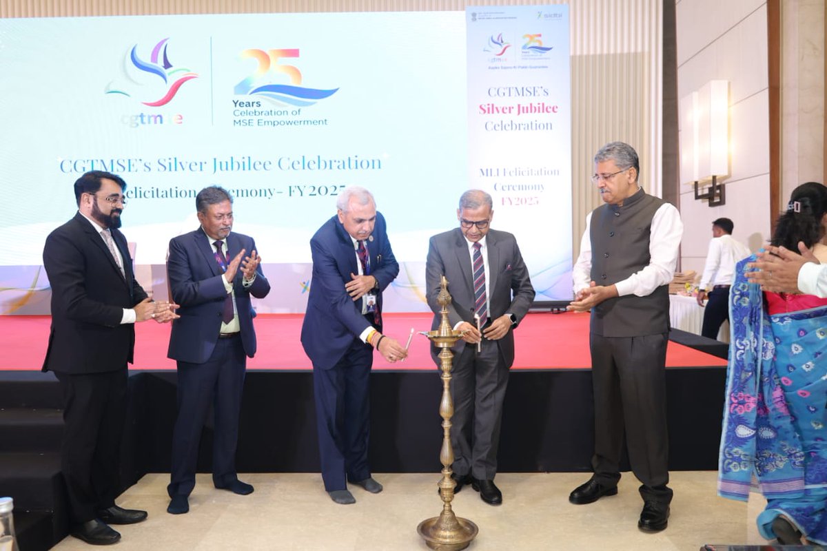 CGTMSEOfficial's tweet image. 🎉 CGTMSE Silver Jubilee Celebration | Honouring Member Lending Institutions 🏆
📍 Mumbai | July 31, 2025
Celebrating 25 years of empowering India&apos;s Micro and Small Enterprises, CGTMSE marked its Silver Jubilee by honouring top-performing Member Lending Institutions (MLIs) for…