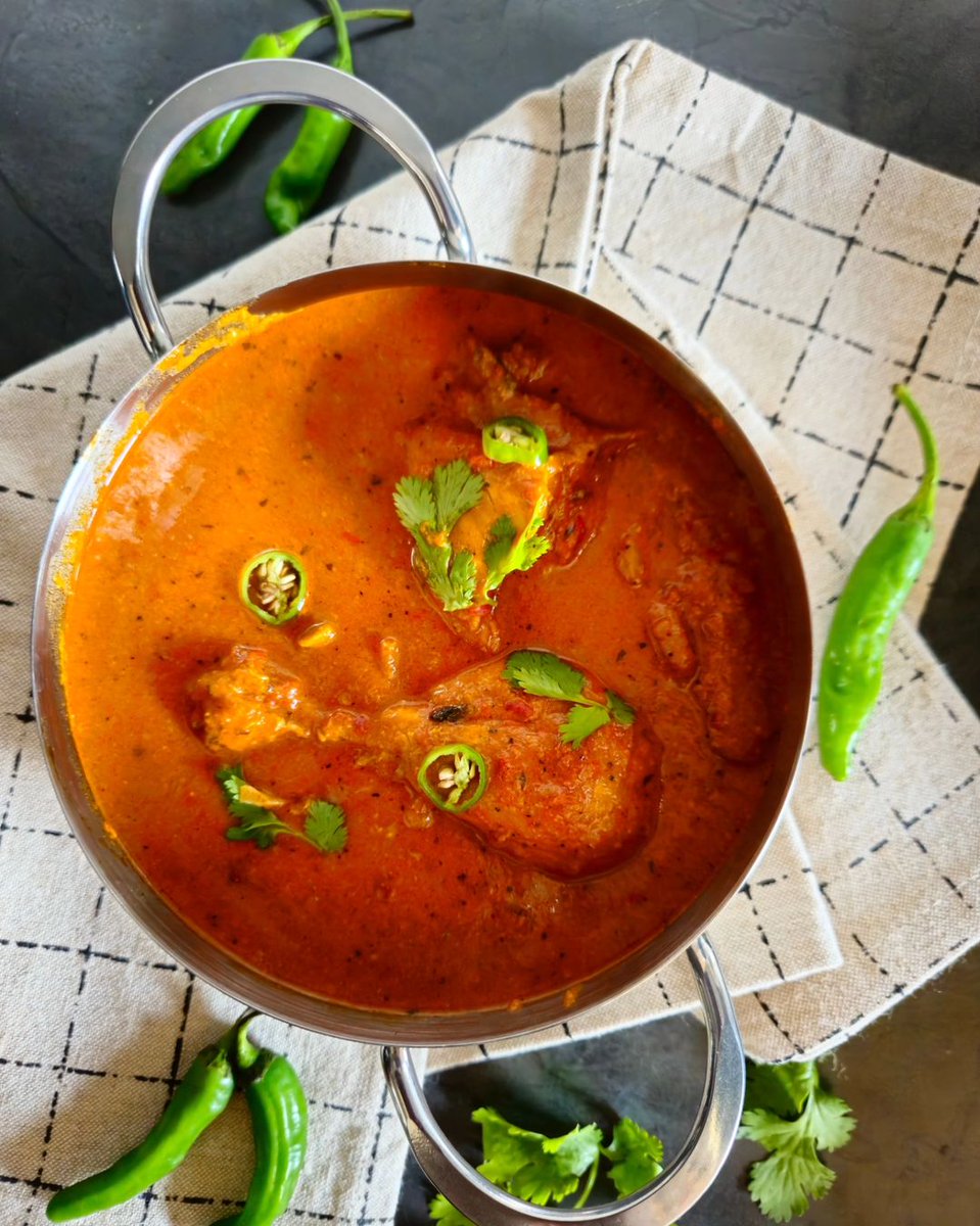 Red Pepper Chicken 
from : ataleofsauceandspice resepmamiku.com/en/red-pepper-…
