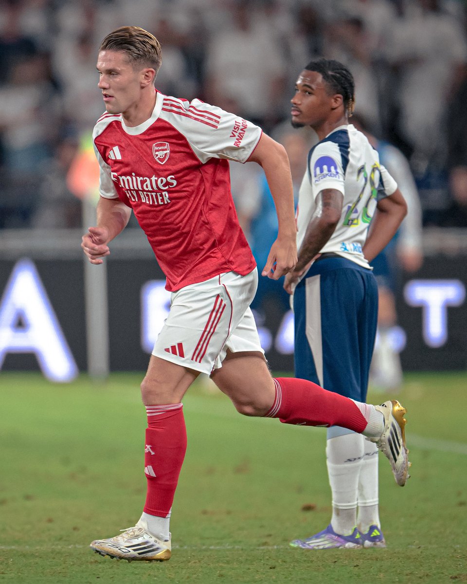 Victor Gyokeres vs Tottenham Hotspur

35 minutes played
0 goals 
0 assists 
0 Shots on target 
2/30 accurate passes 
0/5 aerial duels won 
18 possession lost 

Better player than Benjamin Sesko I see 🔥