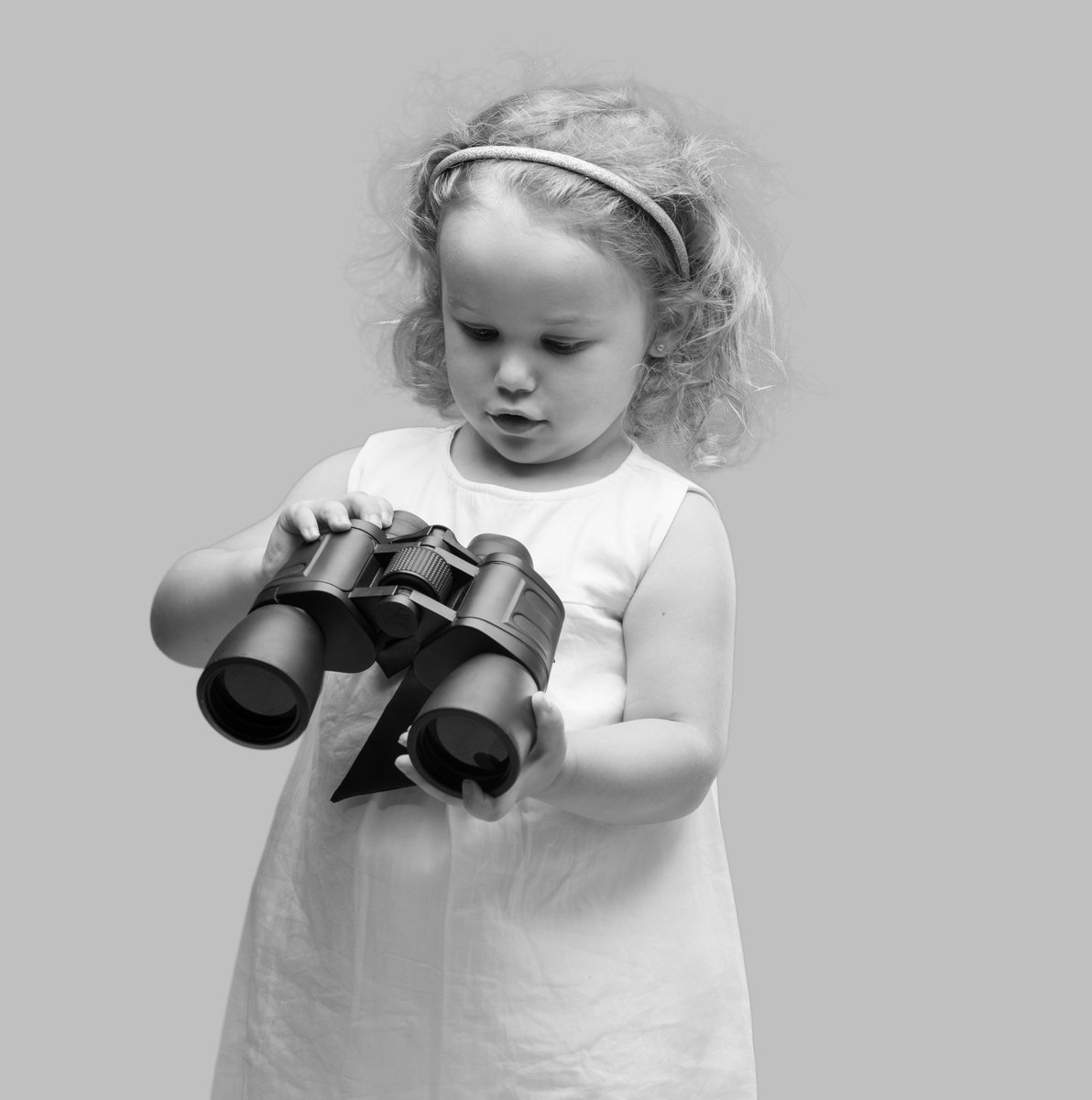 JABarrettAuthor's tweet photo. Does anybody even do Throw Back Thursday these days? Here's a TBT Old School for ya. Back in the day when I was practicing my observation skills. (disclaimer: not a real photo of me but could be; us undercover folks are tricky) https://t.co/o5feaPaqwJ