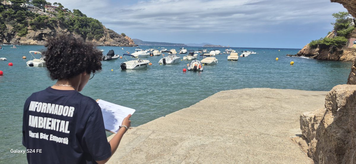 ajpalafrugell's tweet photo. 🚤 Palafrugell, Palamós, Mont-ras i Begur compten aquest estiu amb un dispositiu d’informadors ambientals que treballen per garantir un bon ús de les embarcacions al litoral. 

ℹ️ Tota la informació: https://t.co/lArfHz8czP

#Embarcacions #Palafrugell #Platges https://t.co/FBu3P3dURv