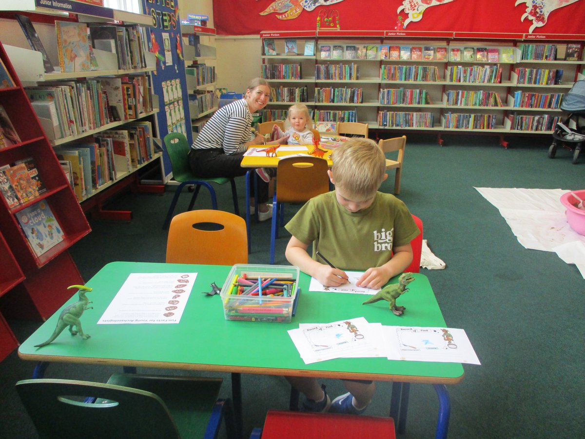 LancsLibraries's tweet image. Our #RawtenstallLibrary young archaeologists took part in a dino dig to celebrate the #FestivalOfArchaeology