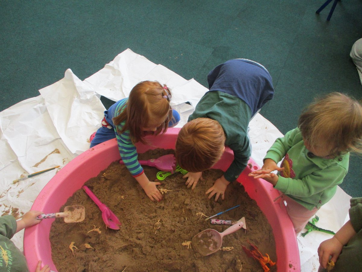 LancsLibraries's tweet image. Our #RawtenstallLibrary young archaeologists took part in a dino dig to celebrate the #FestivalOfArchaeology