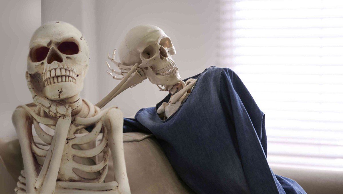 Husband And Wife Ask Each Other What They Want For Dinner Over And Over Until They Starve To Death buff.ly/iZ3yXMs