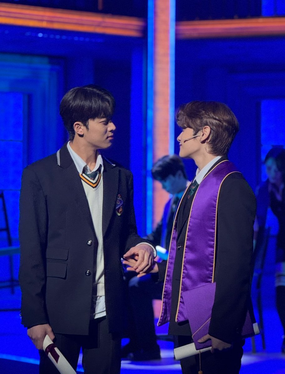 yemiguuu's tweet photo. 이제 문제 앞에서
너 없이 서있는 나 https://t.co/WHf9aS6Rk5