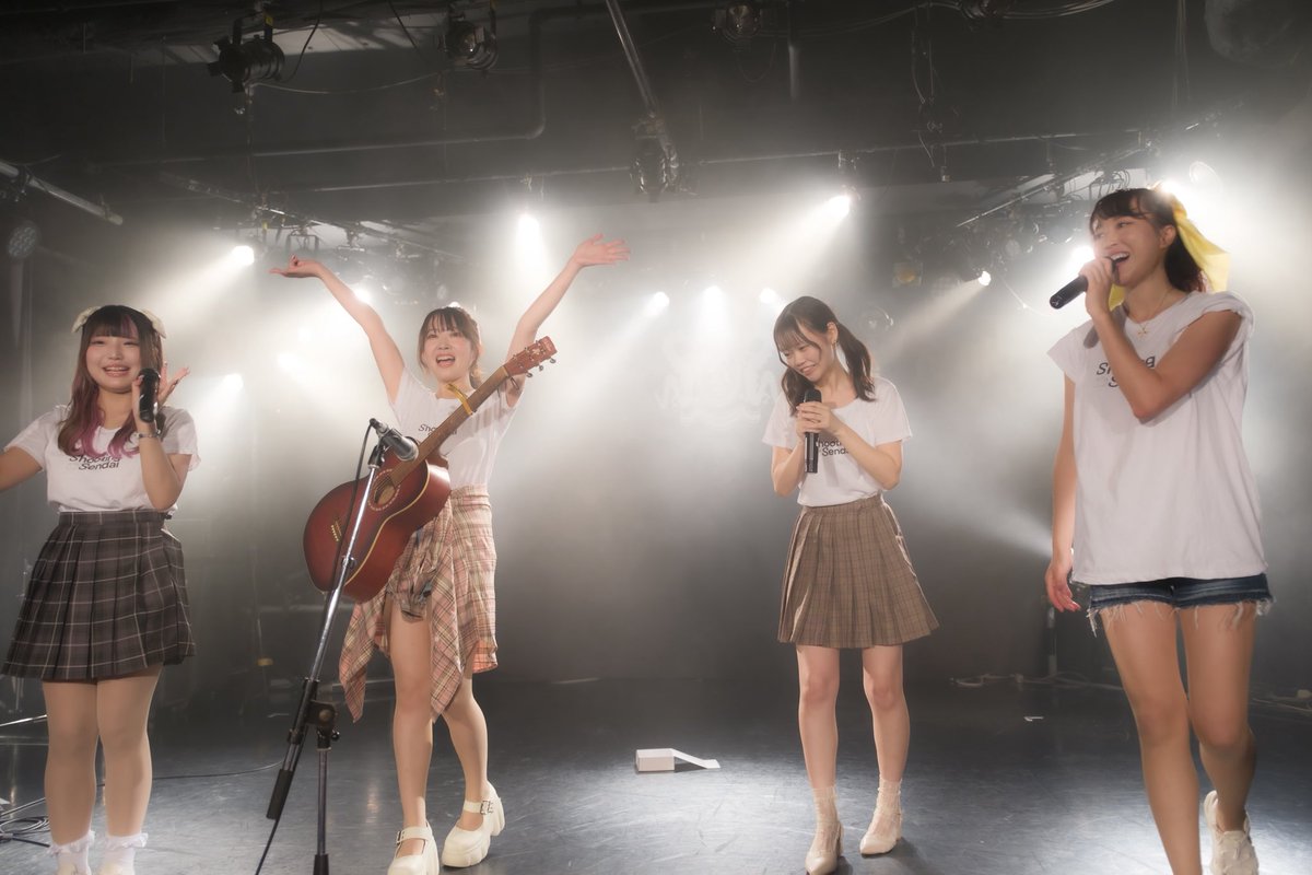 あっという間の7月だったー！燃えた！ありがとうございました！

初挑戦のライブ撮影企画したり、浴衣着たり、交流会したり、夏らしい企画考えたり、毎日目まぐるしく濃い日々を過ごせました✊❤️‍🔥

8月も皆さんに楽しんでもらえるように中の人 &amp; 写る人として考えて動いていきます！