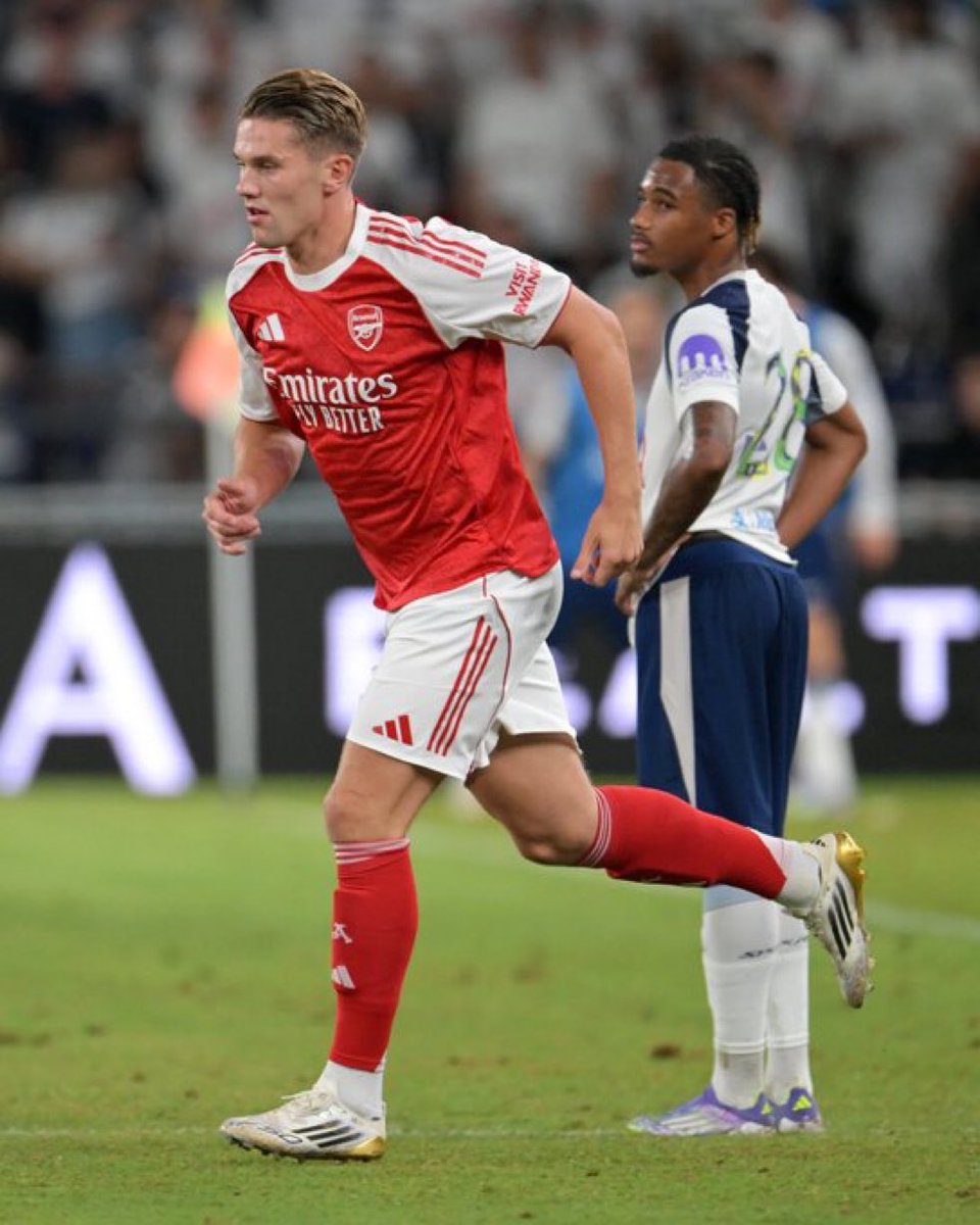 He scored 36 goals in arsenal’s training.
How was his kick off game 😷