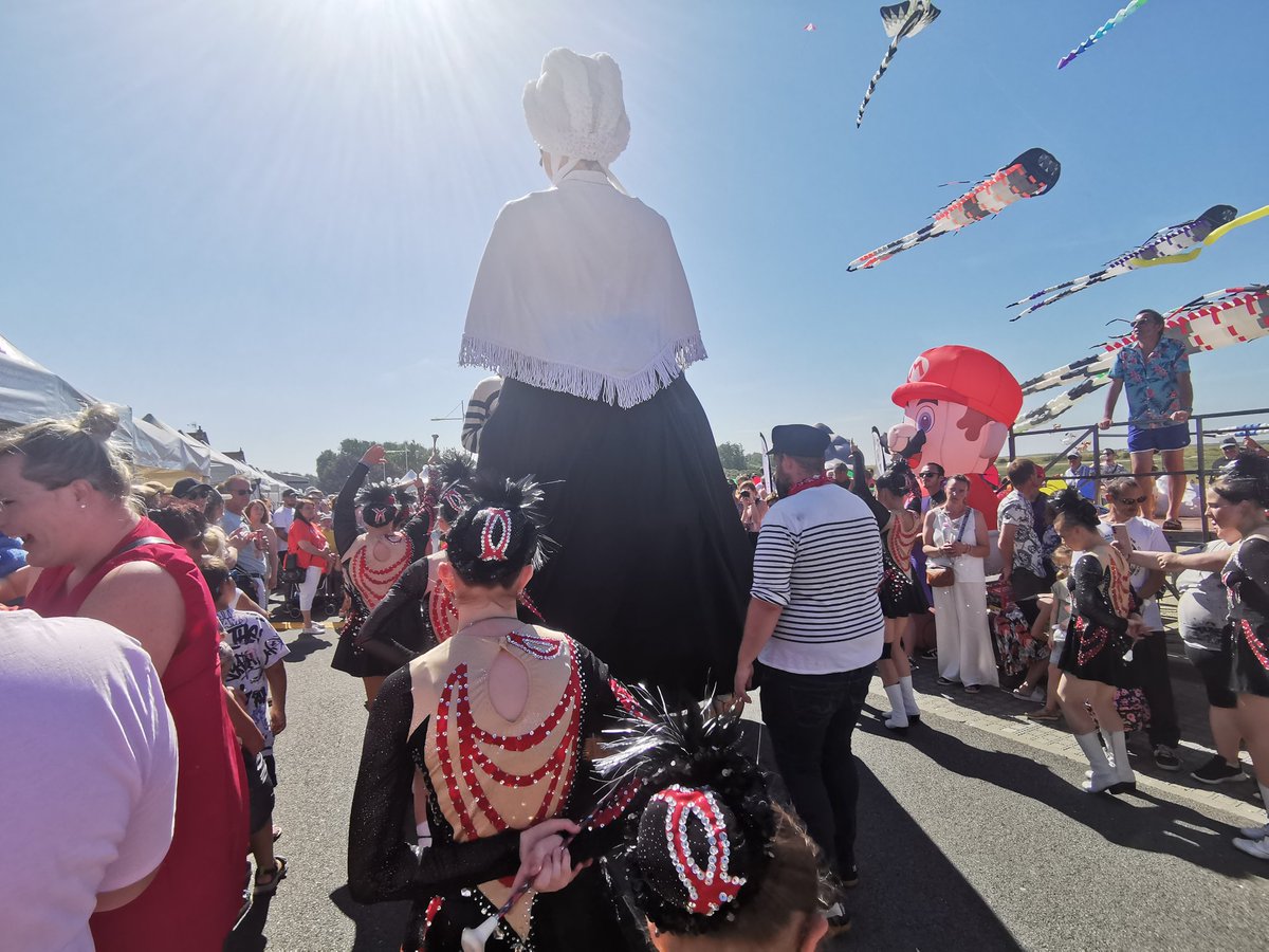 Sony CLINQUART (@sony_clinquart) on Twitter photo Festival de Cerfs Volants de Grand Fort Philippe les 9 & 10 août
Un déluge de magie gratuit
Restaurants, commerces, petit train
Tribute Goldman
#cud #sivomdelaa
<a href="/P_Vergriete/">Patrice Vergriete</a> <a href="/BertrandRingot/">Bertrand Ringot</a>
<a href="/wadoux11/">wadoux</a>
<a href="/lavoixdunord/">La Voix du Nord</a> <a href="/pharedk/">Le Phare Dunkerquois</a> <a href="/DeltaFMOfficiel/">Delta FM</a> Festival de Cerfs Volants de Grand Fort Philippe les 9 & 10 août
Un déluge de magie gratuit
Restaurants, commerces, petit train
Tribute Goldman
#cud #sivomdelaa
<a href="/P_Vergriete/">Patrice Vergriete</a> <a href="/BertrandRingot/">Bertrand Ringot</a>
<a href="/wadoux11/">wadoux</a>
<a href="/lavoixdunord/">La Voix du Nord</a> <a href="/pharedk/">Le Phare Dunkerquois</a> <a href="/DeltaFMOfficiel/">Delta FM</a>