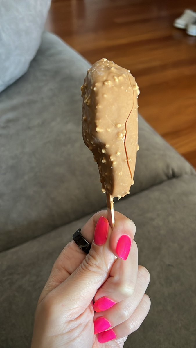 eliguus's tweet photo. Hola @lidlespana, los helados ahora son así o me ha tocado un ñelado? https://t.co/3aMkWjfkMt