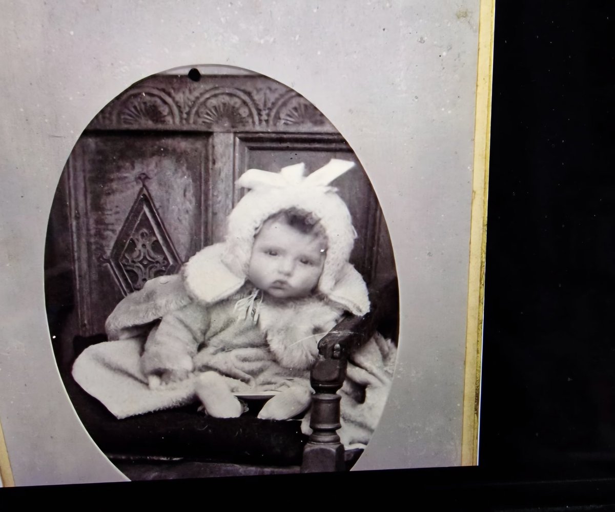 The guiding spirit of my book 'Village' &amp; of the wonderful <a href="/LincsFolk/">Lincolnshire Folk Tales Project</a> is Mrs Rudkin, pioneering archaeologist &amp; folklorist. Now a range of extraordinarily candid photos from her collection can be seen &amp; often copied thanks to volunteers &amp; <a href="/Northlincmuseum/">North Lincolnshire Museum</a>! 
LINK IN COMMENT