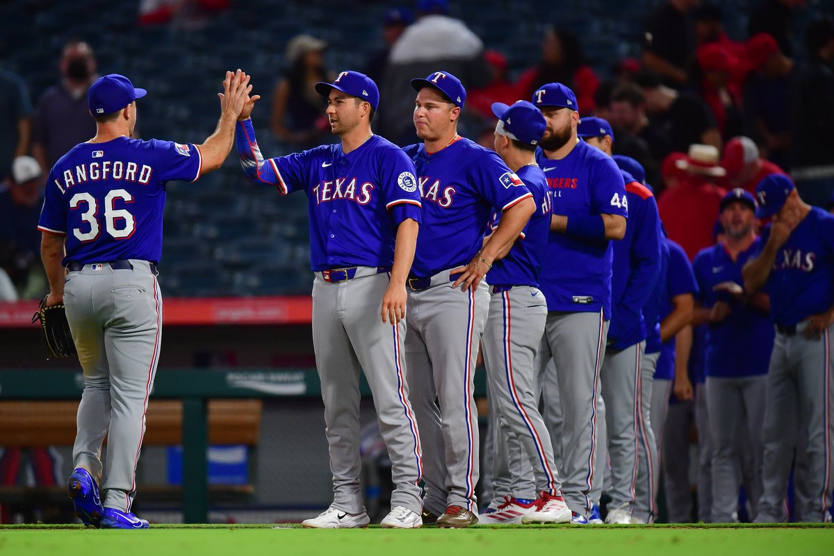Rangers hitting coach <a href="/theboone29/">Bret Boone</a> joins <a href="/1053SS/">Shan Shariff</a>, <a href="/rjchoppy/">RJ Choppy</a> and <a href="/BobbyBeltTX/">Bobby Belt</a> to discuss the club's win last night against the Angels, the trade deadline, and the massive series against the Mariners.

Listen: audacy.com/stations/1053t…

Watch: youtube.com/1053thefan