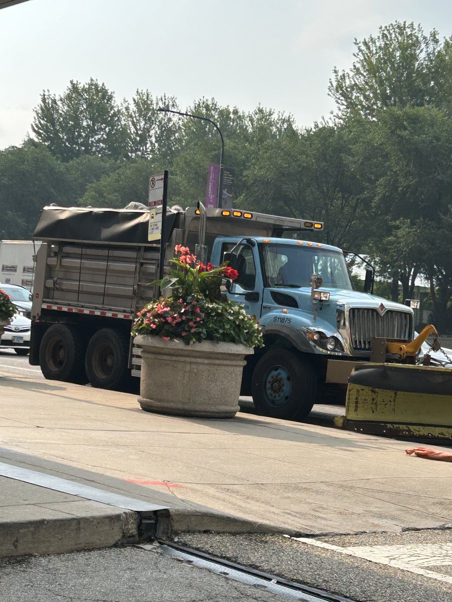 MaryAnnAhernNBC's tweet image. Lolla weekend begins #Chicsgo