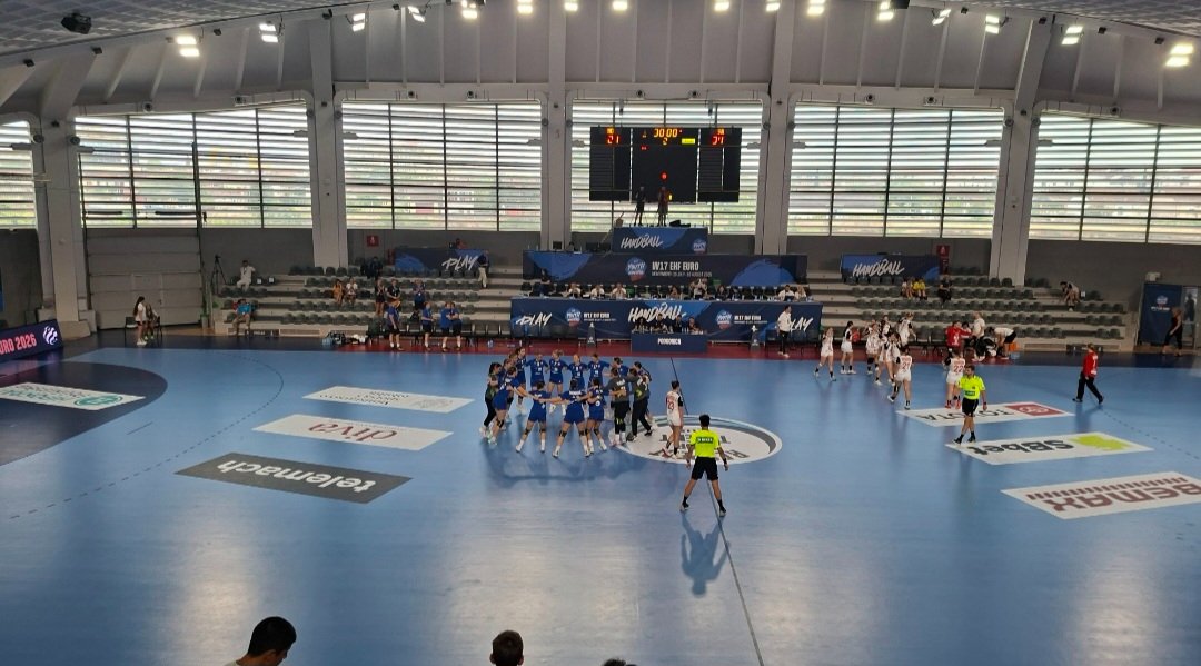 Čestitam našim kadetkinjama <a href="/EHF_Activities/">European Handball Federation</a> u Podgorici na još jednom uspješnom meču i ubjedljivom rezultatu. 👍🏻
🇸🇰:🇲🇰 - 3️⃣4️⃣:2️⃣1️⃣