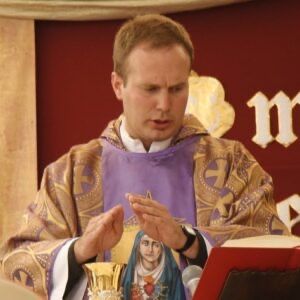 LA VISIÓN DE SAN JUAN PABLO II SOBE LA IGLESIA EN UCRANIA - P. FRANCISCO JAVIER DE IGARZÁBAL
vozcatolica.com/juan-pablo-ii/…

Durante su histórico viaje a Ucrania, san Juan Pablo II colmó de elogios a la Iglesia ucraniana, pero no dejó de señalar con claridad su misión: ser puente entre