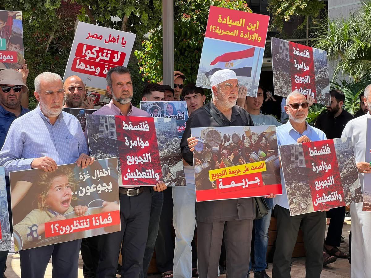 gaberelkarmouty's tweet photo. منتهي الحَوَل  السياسي والنفسي والعقلي ..رايح تتظاهر في تل ابيب امام سفارة مصر بسبب غزة ؟ وسايب  العدو يدك في غزة  وأمريكا قواعدها في كل مكان ؟ ياااااارب لطفك ..الاخوان واسرائ ي ل وحماس اتفقوا ضد مصر ، يااااااه ، ربنا يحميكي يابلدي من كل شر  ومن كل شخص فاقد عقله وفكره للدرجة دي https://t.co/piYvcjZHet