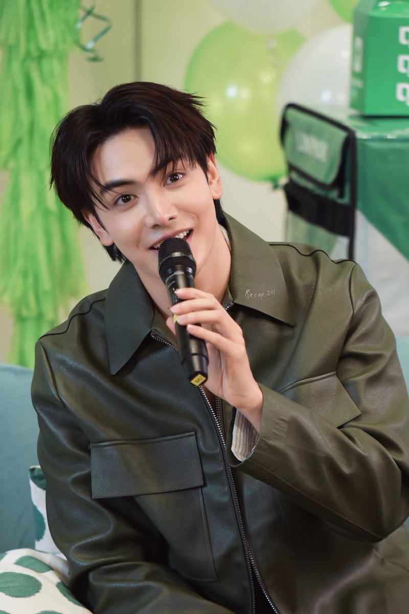 ReCapJoy ̆̈ (@recapjoyful) on Twitter photo เจ้าเด็กตาแป๋ว น่ารักเป็นบ้าเลยยยย🫠🤏🏻
JOONG LIVE LINE MAN
#LINEMANถูกสุดทุกวันxJOONG
#จุงอาเชน
#JoongArchen
<a href="/ChenRcj/">อันโดรเมด้า ชุน</a> เจ้าเด็กตาแป๋ว น่ารักเป็นบ้าเลยยยย🫠🤏🏻
JOONG LIVE LINE MAN
#LINEMANถูกสุดทุกวันxJOONG
#จุงอาเชน
#JoongArchen
<a href="/ChenRcj/">อันโดรเมด้า ชุน</a>