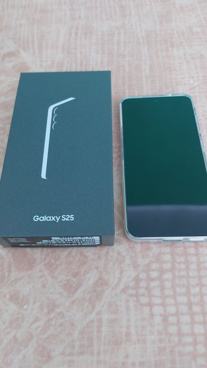 Gabor™️ (@gabor_paldi) on Twitter photo New phone😁, please don't ban me🙏 <a href="/donaldwsjr/">Donald Smith Jr.</a> New phone😁, please don't ban me🙏 <a href="/donaldwsjr/">Donald Smith Jr.</a>