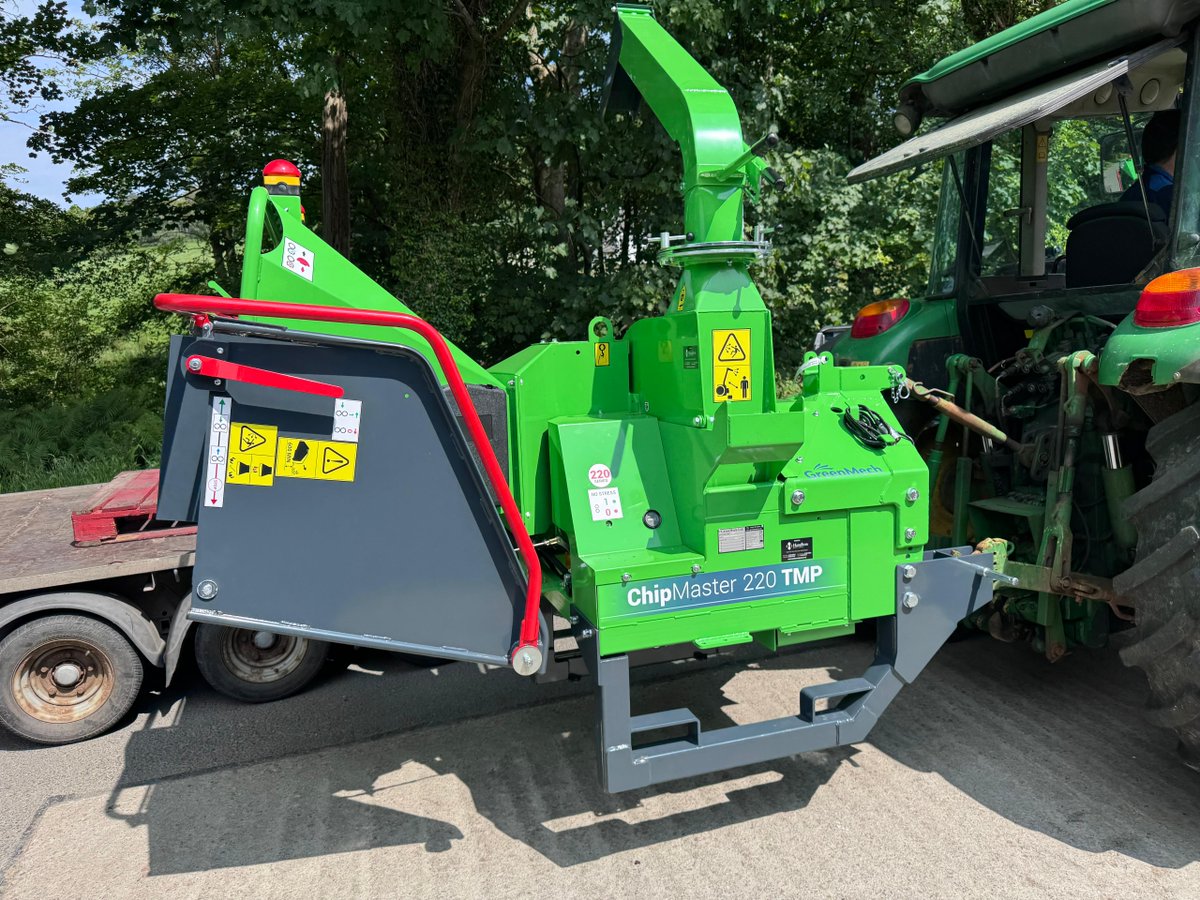 hamrossgroup's tweet image. 🌿 SOLD: GreenMech ChipMaster 220 TMP 🌿
This PTO-driven beast is off to its new home — built for tractors up to 80hp with:
✅ 9” chipping capacity
✅ No-Stress In-Feed
✅ Disc Blade System
✅ Wide In-Feed Chute

Thanks to our customer! 👏
#MachineSold #GreenMech #Chipper